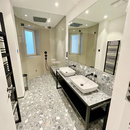 Daire Luxurious 3 Bedroom Center Flat With Ac!