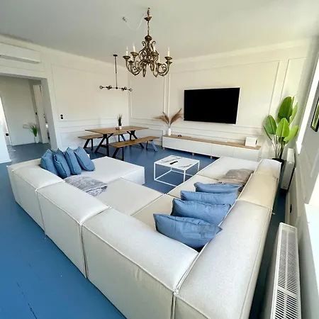 Daire Luxurious 3 Bedroom Center Flat With Ac! *