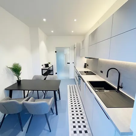 Luxurious 3 Bedroom Center Flat With Ac! Daire Graz