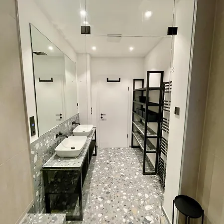 Luxurious 3 Bedroom Center Flat With Ac! 그라츠