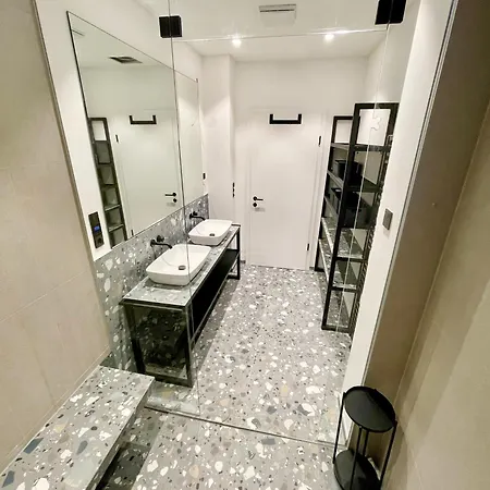 Luxurious 3 Bedroom Center Flat With Ac! * 그라츠