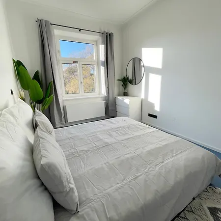 Luxurious 3 Bedroom Center Flat With Ac! Apartamento