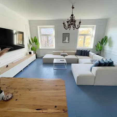 Luxurious 3 Bedroom Center Flat With Ac! 아파트 *