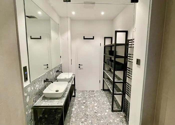 Luxurious 3 Bedroom Center Flat With Ac! 格拉茨