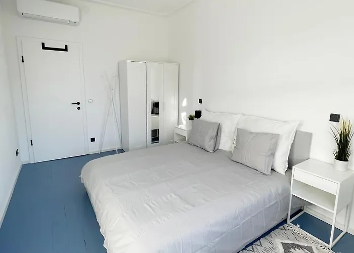 Luxurious 3 Bedroom Center Flat With Ac!