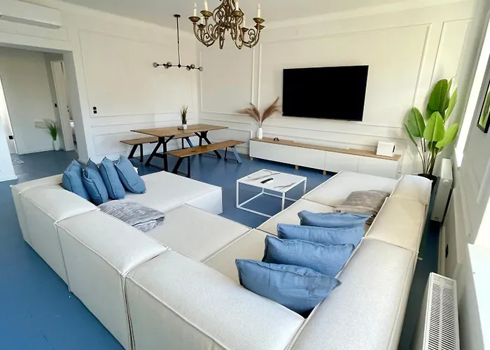 公寓 Luxurious 3 Bedroom Center Flat With Ac! *