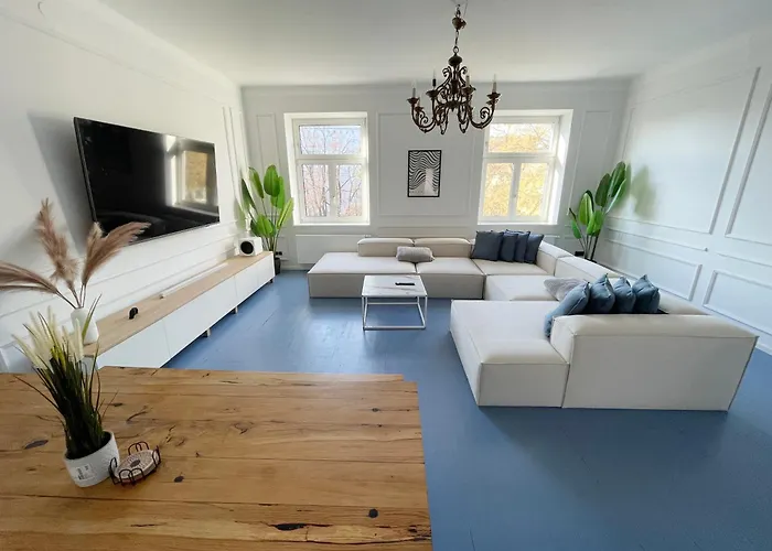 Luxurious 3 Bedroom Center Flat With Ac! 公寓 *